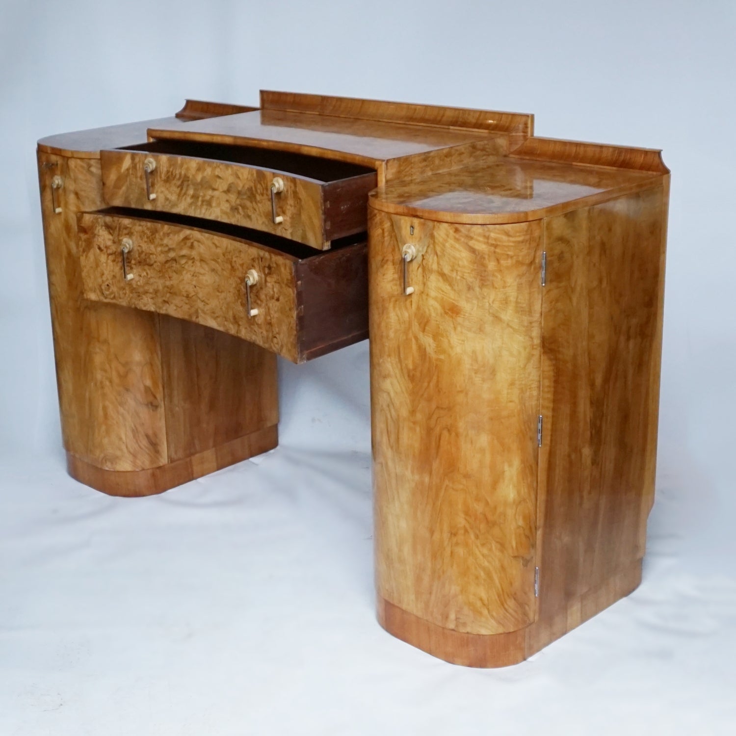 Art Deco Sideboard by Harry & Lou Epstein Vintage Art Deco - Jeroen Markies Art Deco