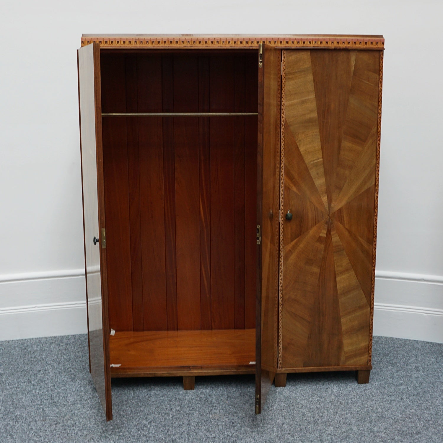 Art Deco Wardrobe by Frederick Restall Ltd Circa 1935 Birmingham handmade furniture - Jeroen Markies Art Deco