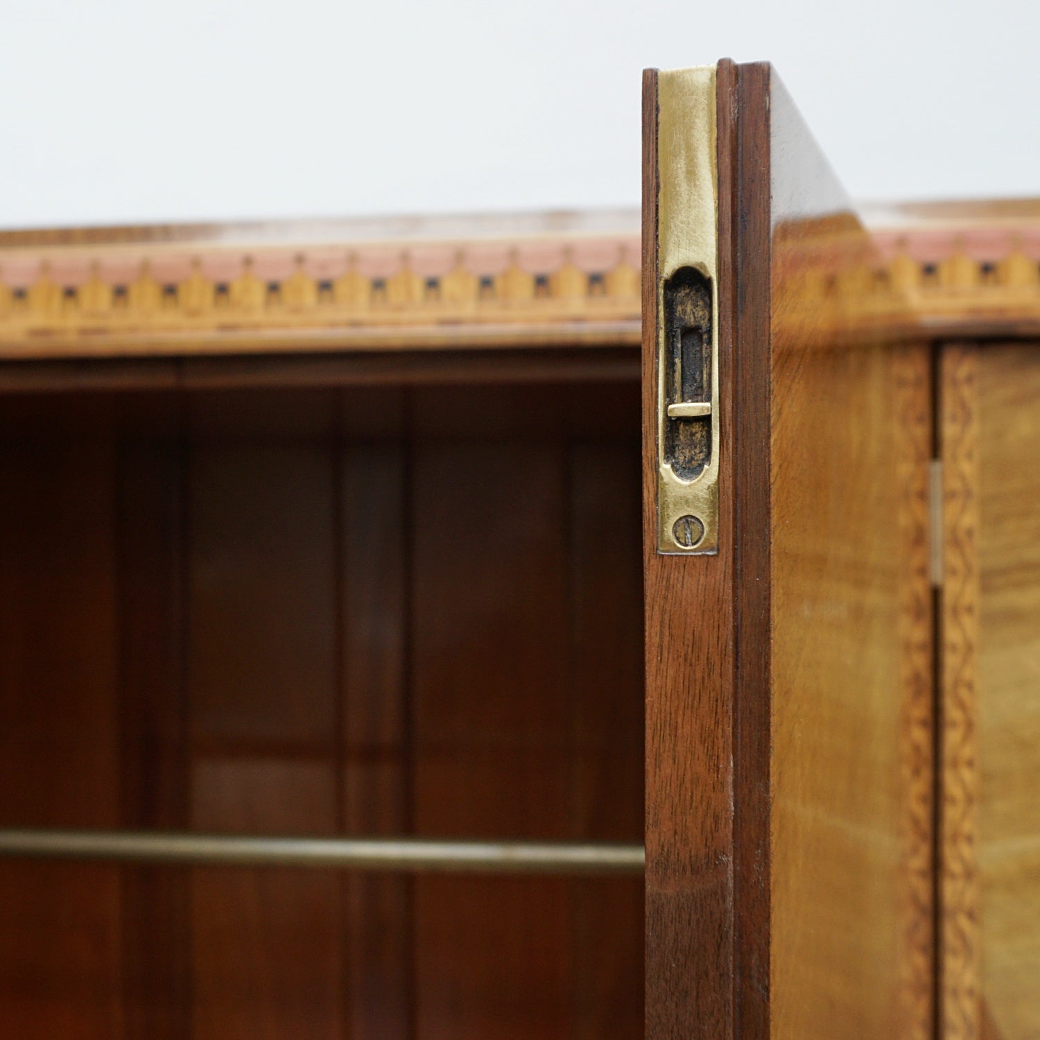 Art Deco Wardrobe by Frederick Restall Ltd Circa 1935 Birmingham handmade furniture - Jeroen Markies Art Deco