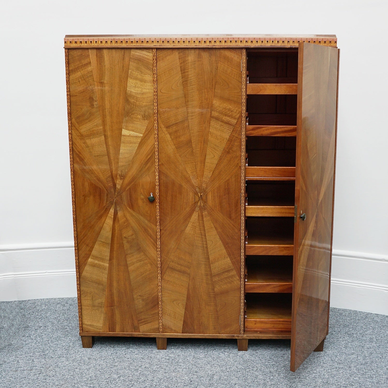 Art Deco Wardrobe by Frederick Restall Ltd Circa 1935 Birmingham handmade furniture - Jeroen Markies Art Deco