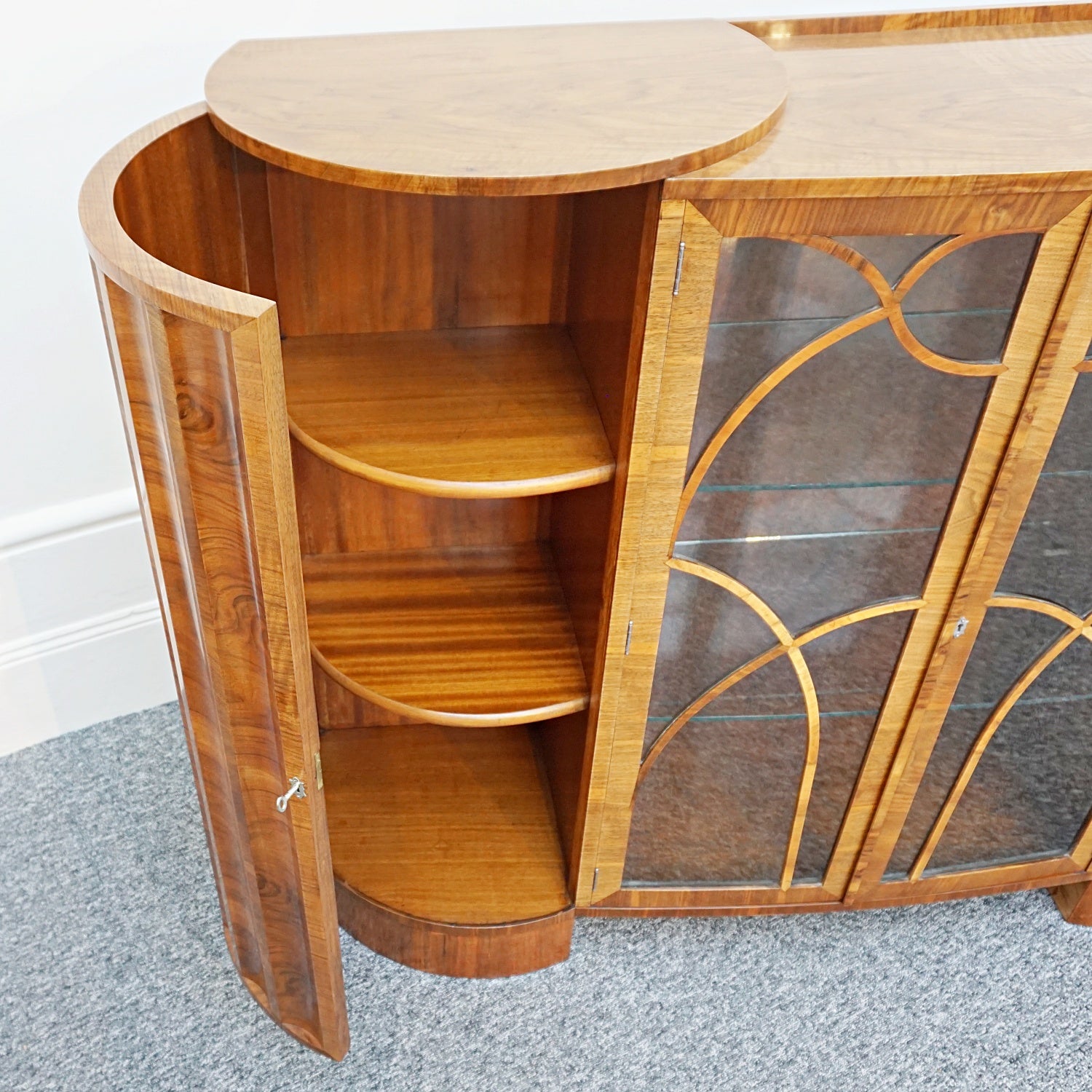 Art Deco Cabinet by Harry & Lou Epstein Circa 1930 - Jeroen Markies Art Deco Furniture
