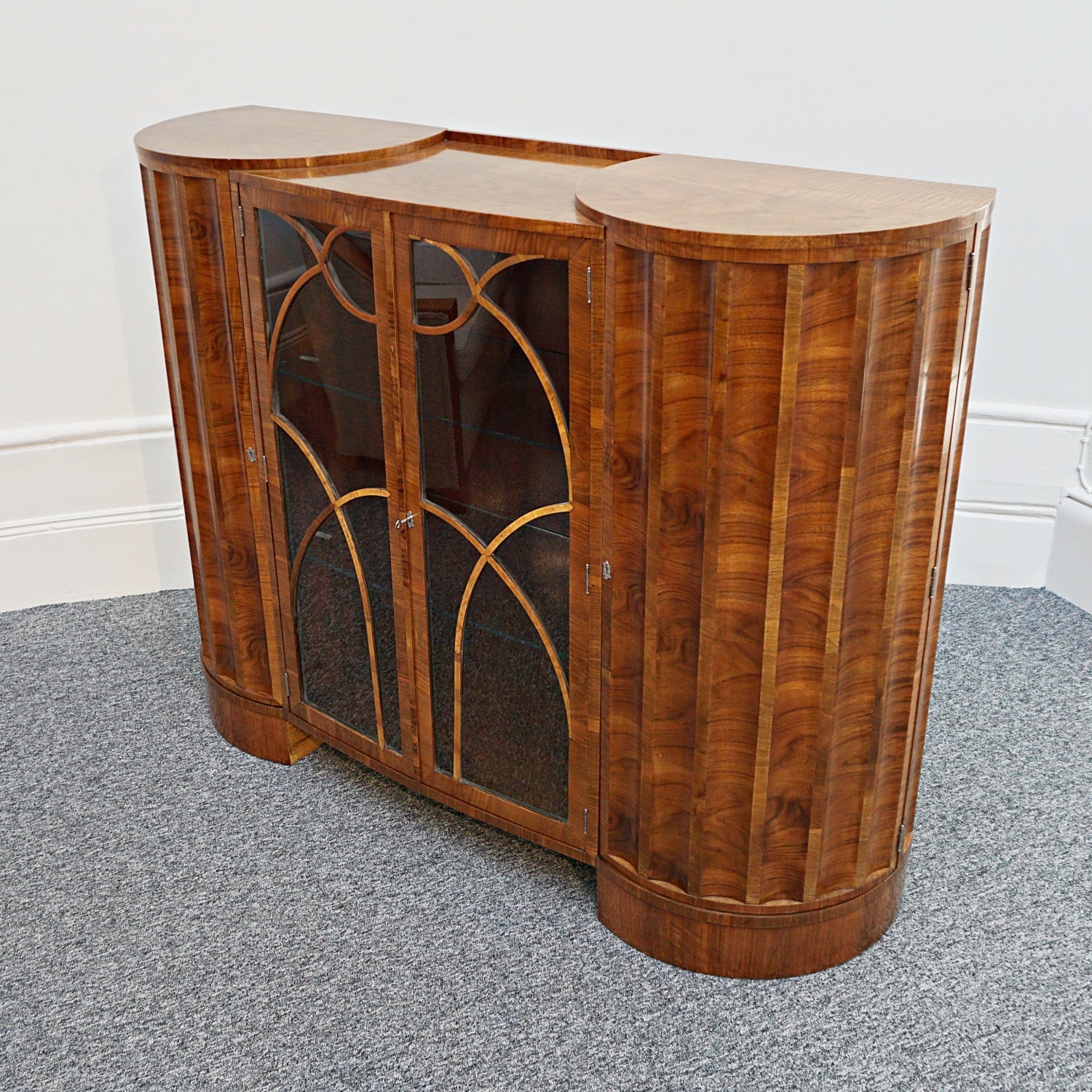 Art Deco Cabinet by Harry & Lou Epstein Circa 1930 - Jeroen Markies Art Deco Furniture