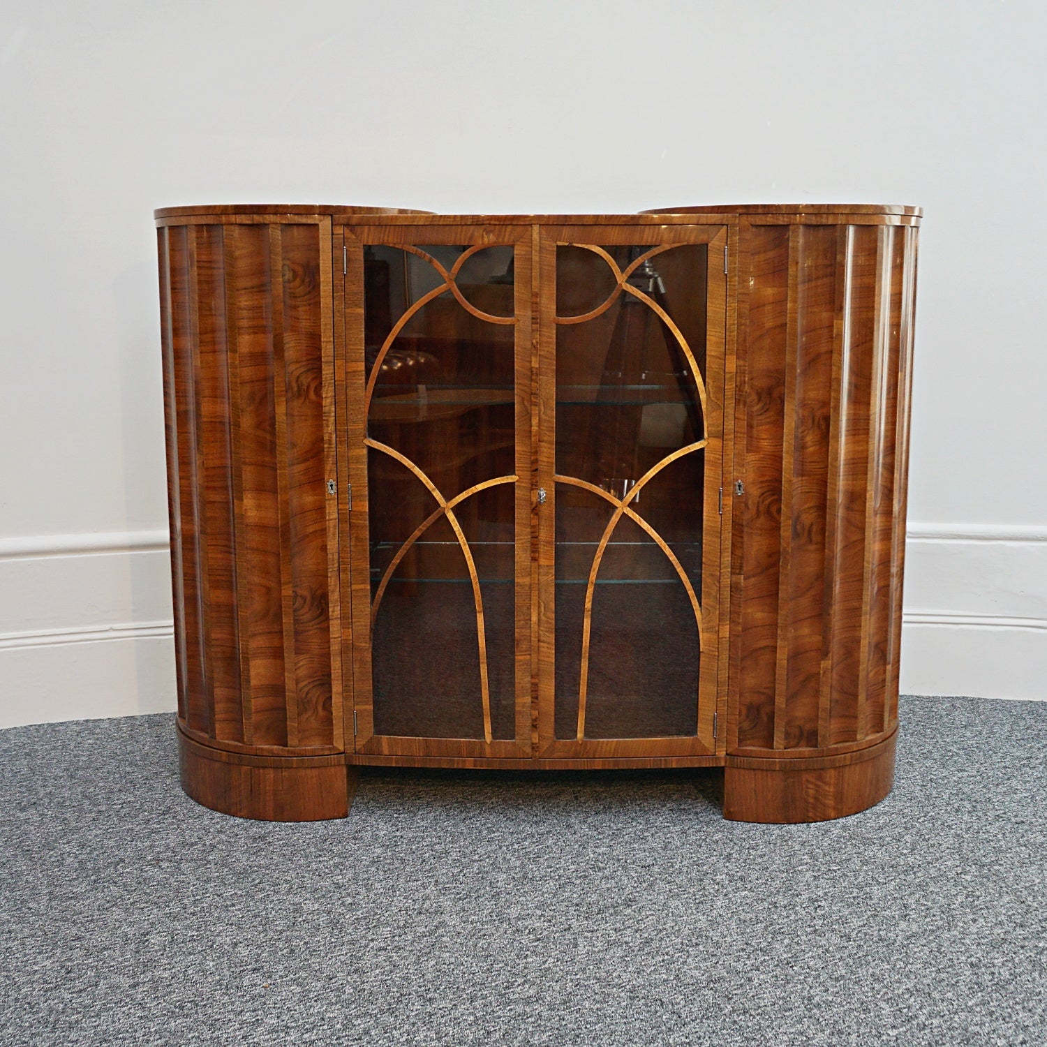Art Deco Cabinet by Harry & Lou Epstein Circa 1930 - Jeroen Markies Art Deco Furniture