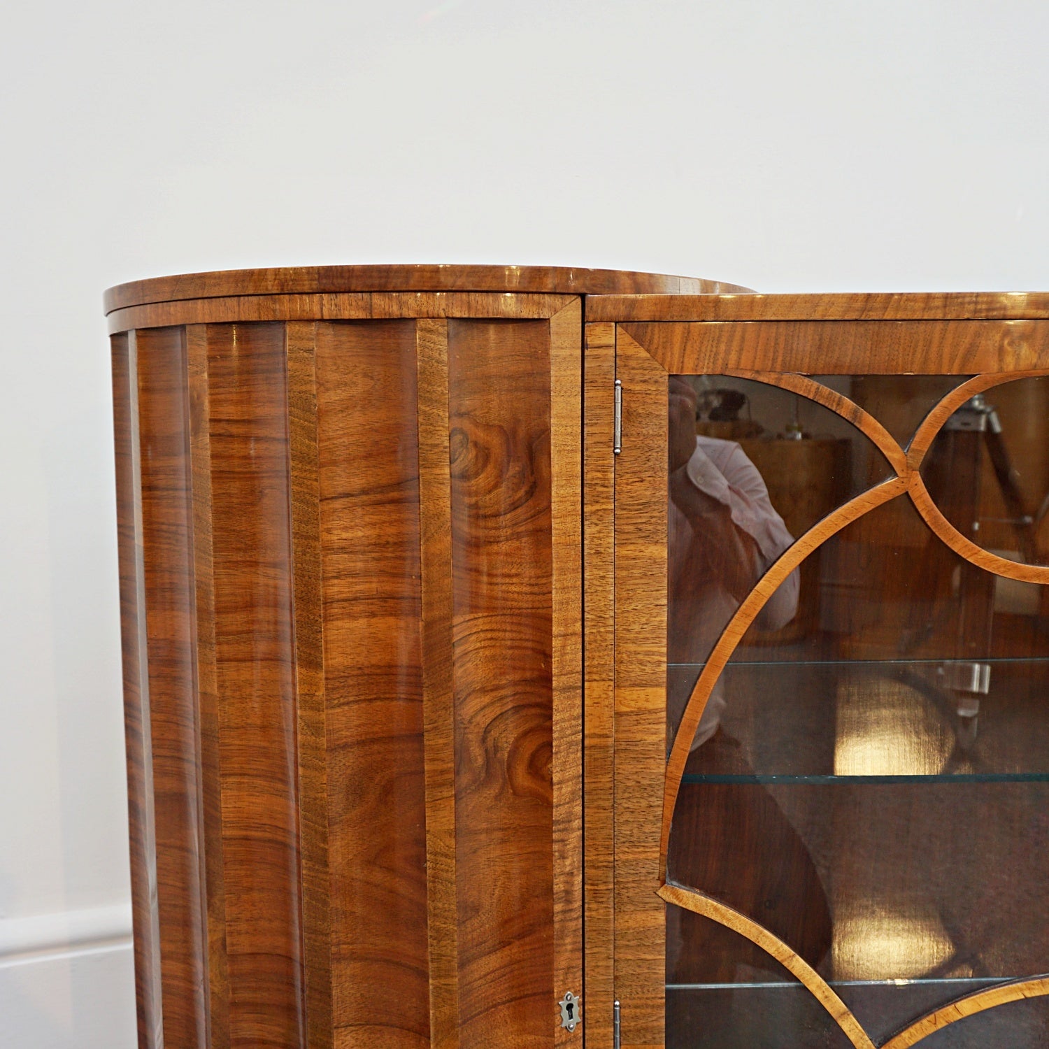 Art Deco Cabinet by Harry & Lou Epstein Circa 1930 - Jeroen Markies Art Deco Furniture