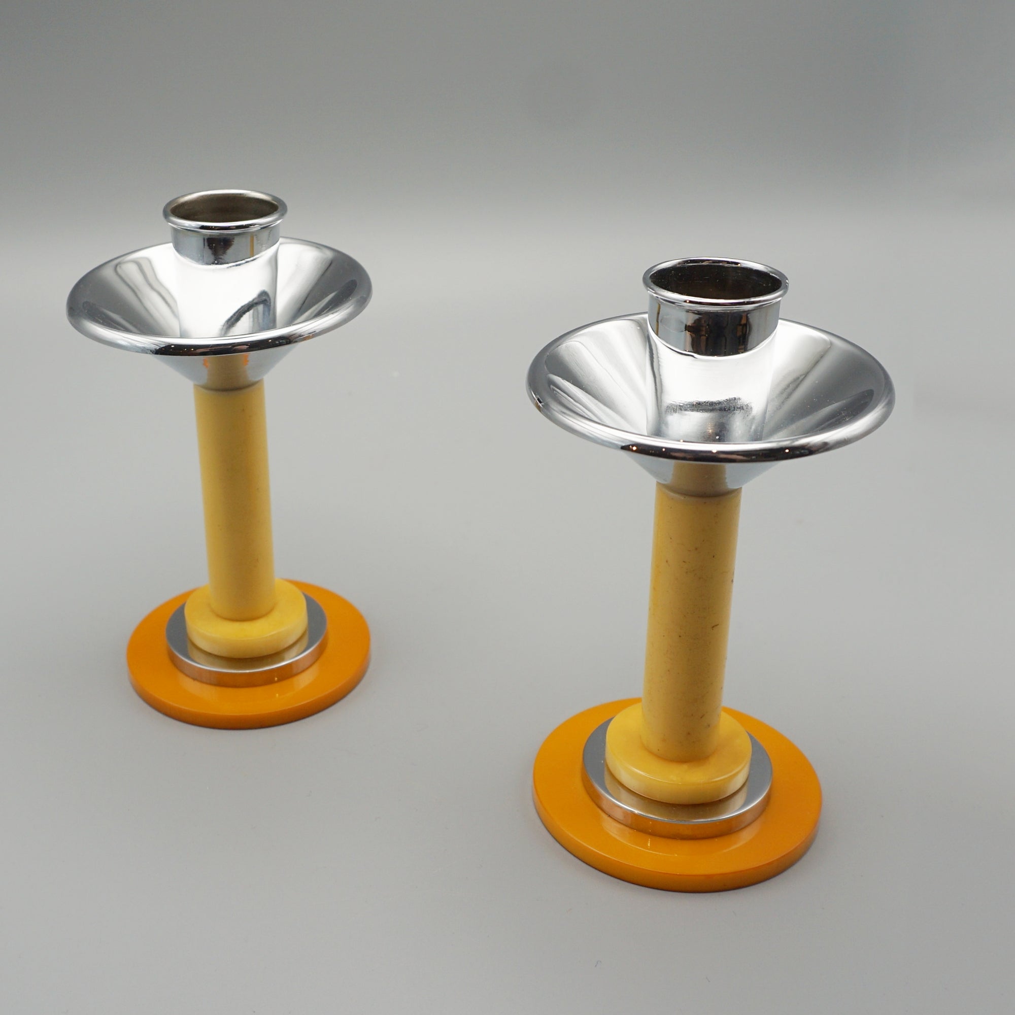 A Pair of Art Deco chromed metal candlesticks - Jeroen Markies Art Deco 