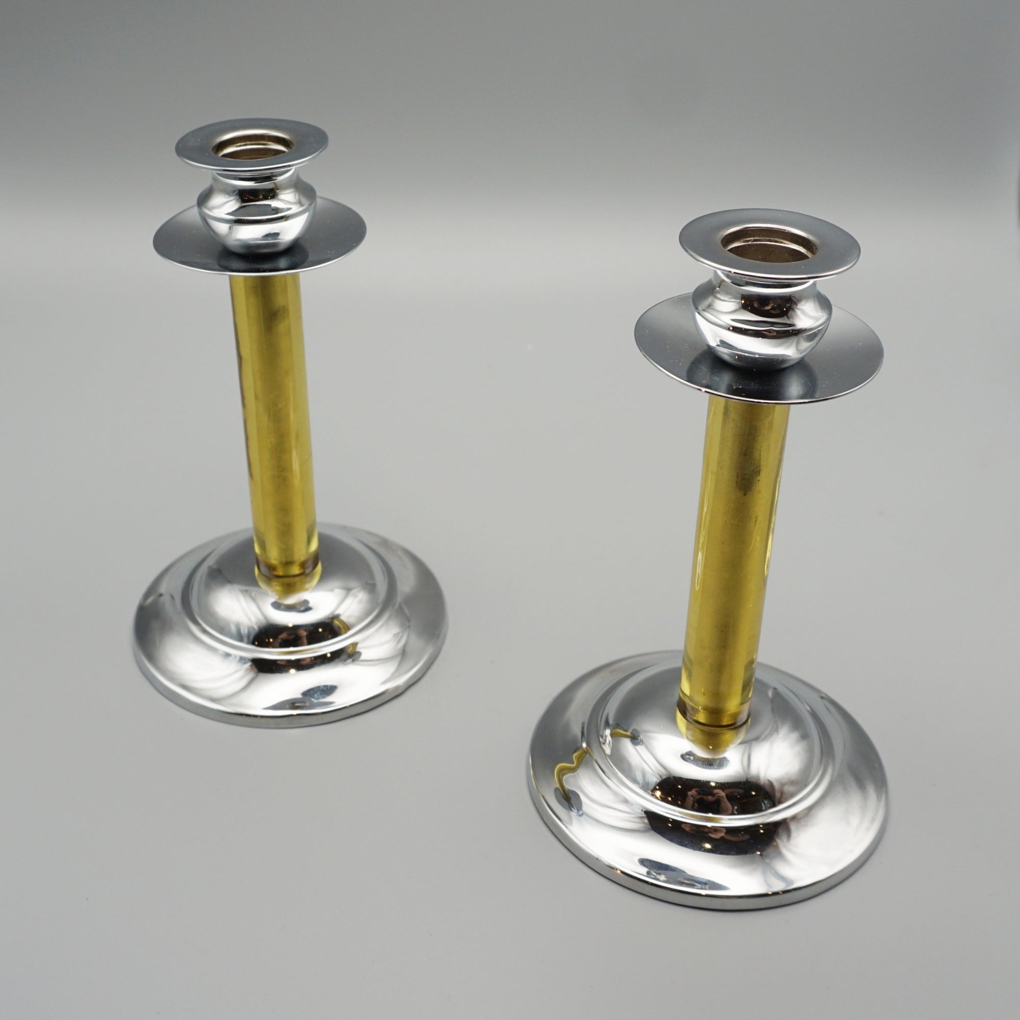 Pair of Art Deco bakelite and chromed metal candlesticks - Jeroen Markies Art Deco 
