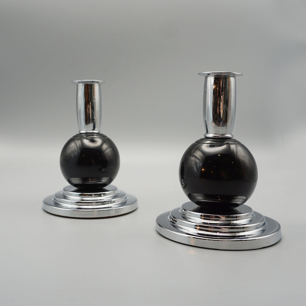Pair of Art Deco black bakelite  candlesticks. - Jeroen Markies Art Deco 
