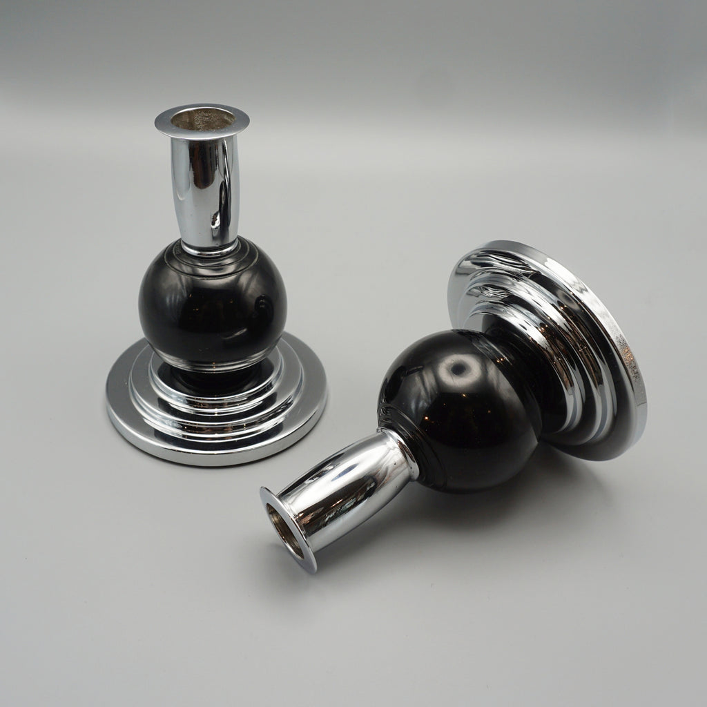 Pair of Art Deco black bakelite  candlesticks. - Jeroen Markies Art Deco 
