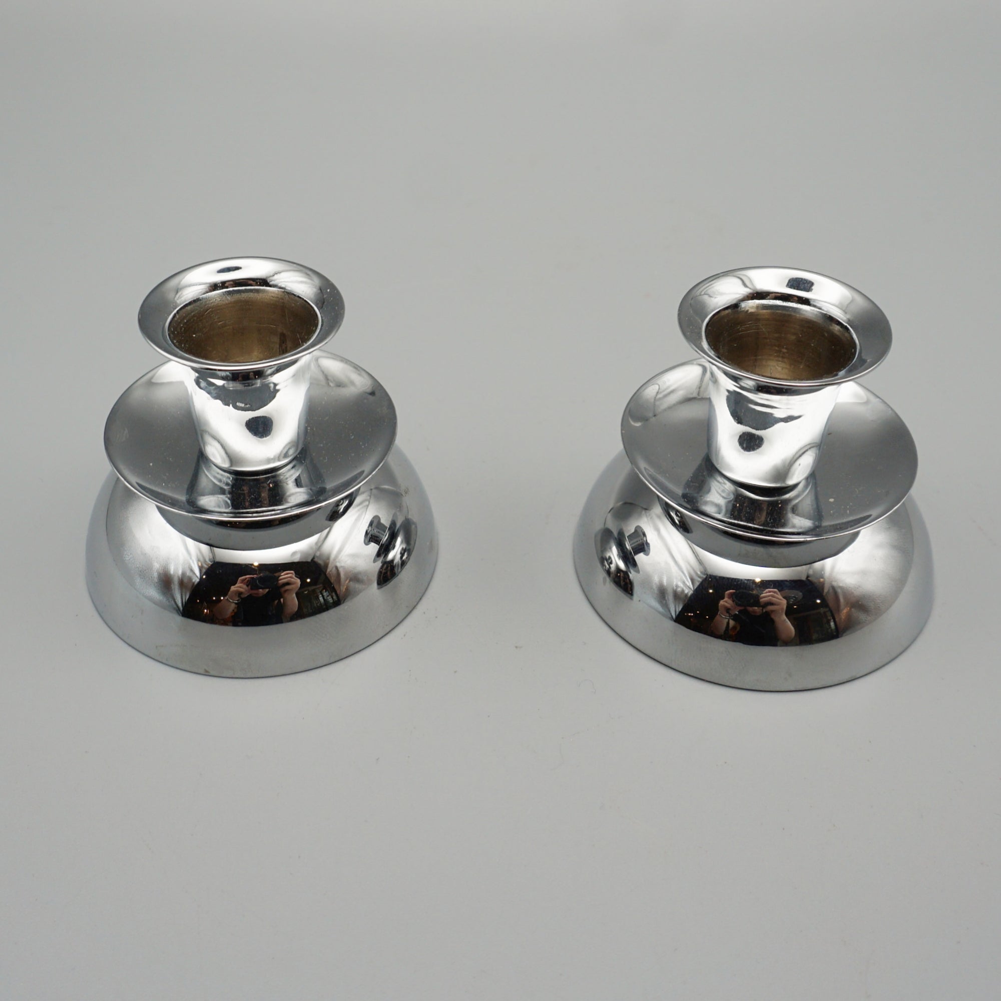 A pair of chromed metal Art Deco candlesticks - Jeroen Markies Art deco 