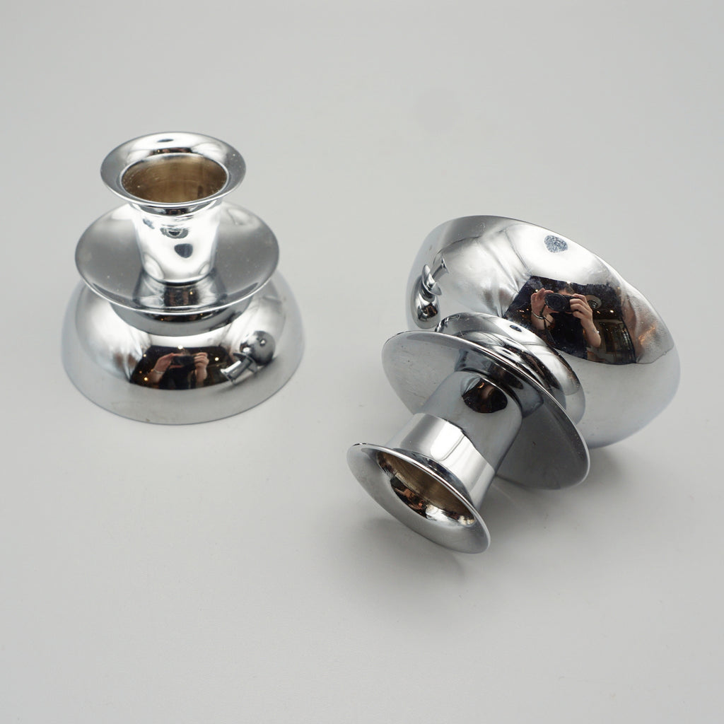 A pair of chromed metal Art Deco candlesticks - Jeroen Markies Art deco 