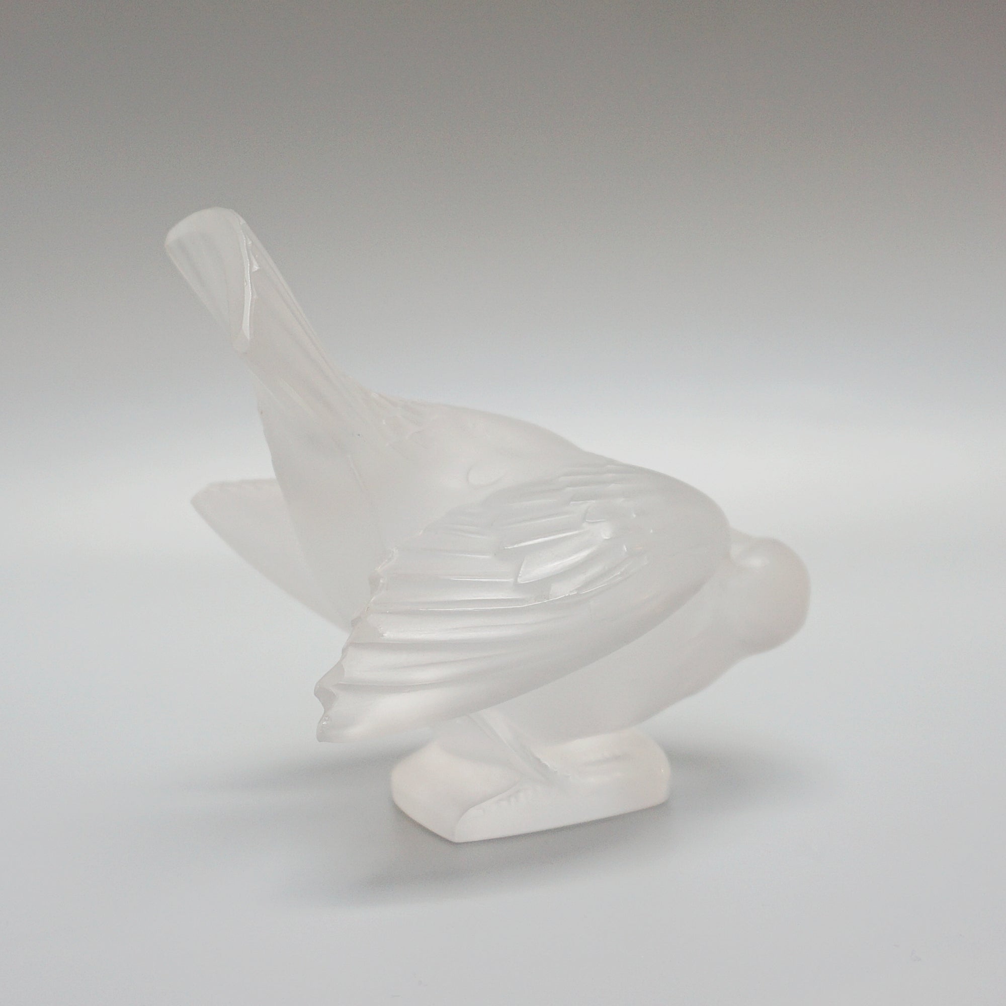 Moineau Coquet an Art Deco glass bird paperweight by Marc Lalique - Jeroen Markies Art Deco