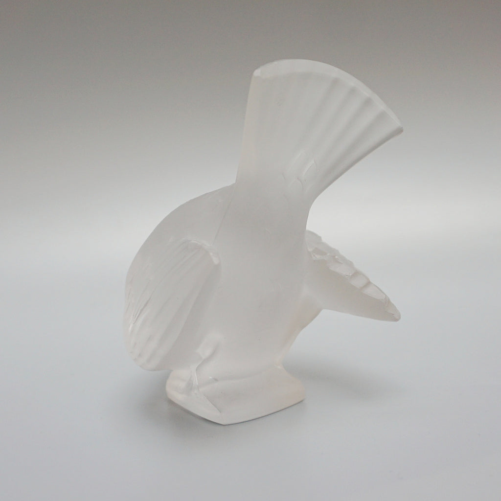 Moineau Coquet an Art Deco glass bird paperweight by Marc Lalique - Jeroen Markies Art Deco