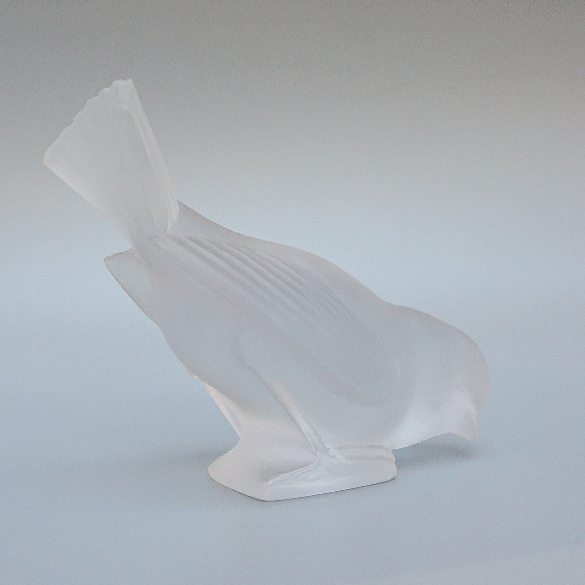 Moineau Timide Lalique Glass Paperweight - Jeroen Markies Art Deco