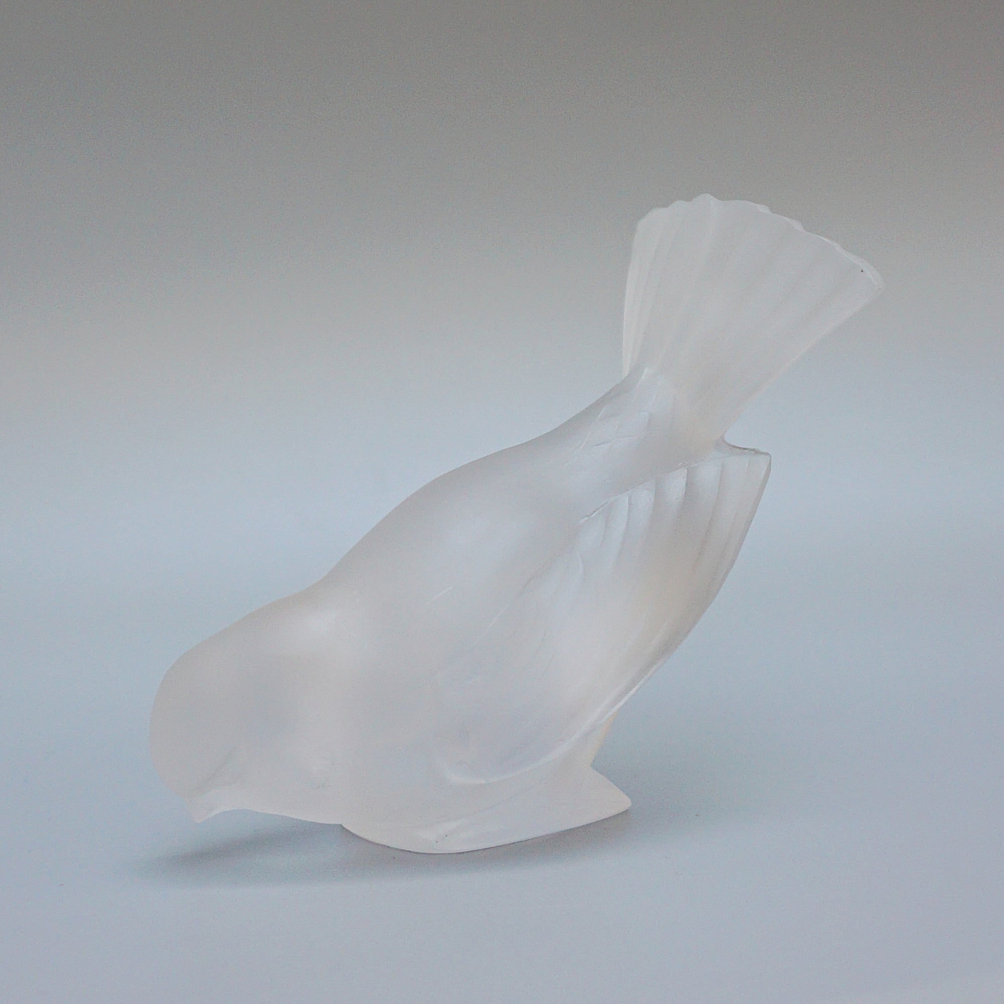 Moineau Timide Lalique Glass Paperweight - Jeroen Markies Art Deco