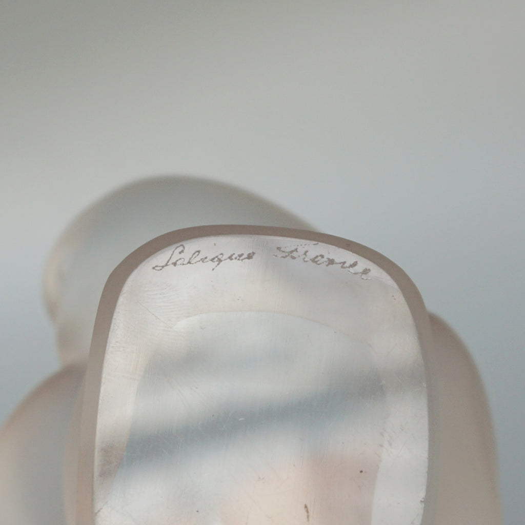 Moineau Coquet an Art Deco glass bird paperweight by Marc Lalique. Frosted Bird Glass. Mid-Century. Jeroen Markies Art Deco