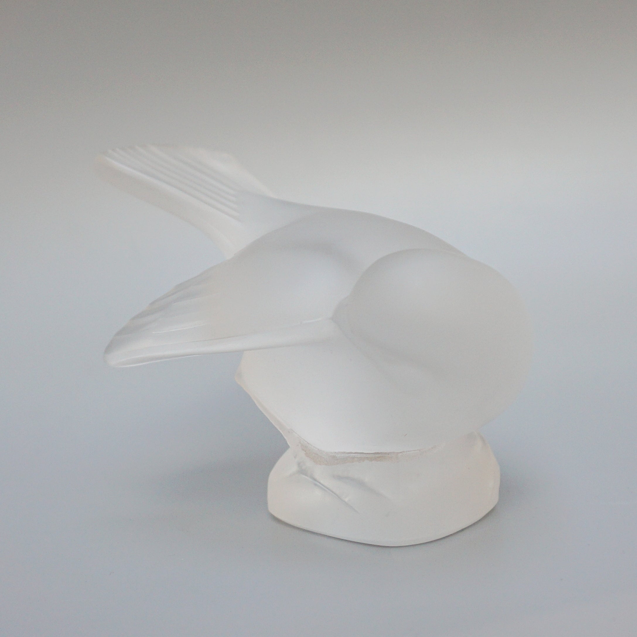 Moineau Coquet an Art Deco glass bird paperweight by Marc Lalique. Frosted Bird Glass. Mid-Century. Jeroen Markies Art Deco
