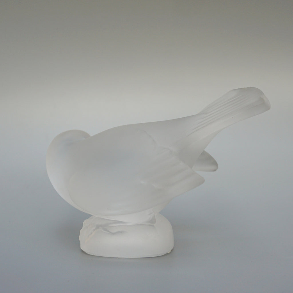 Moineau Coquet an Art Deco glass bird paperweight by Marc Lalique. Frosted Bird Glass. Mid-Century. Jeroen Markies Art Deco
