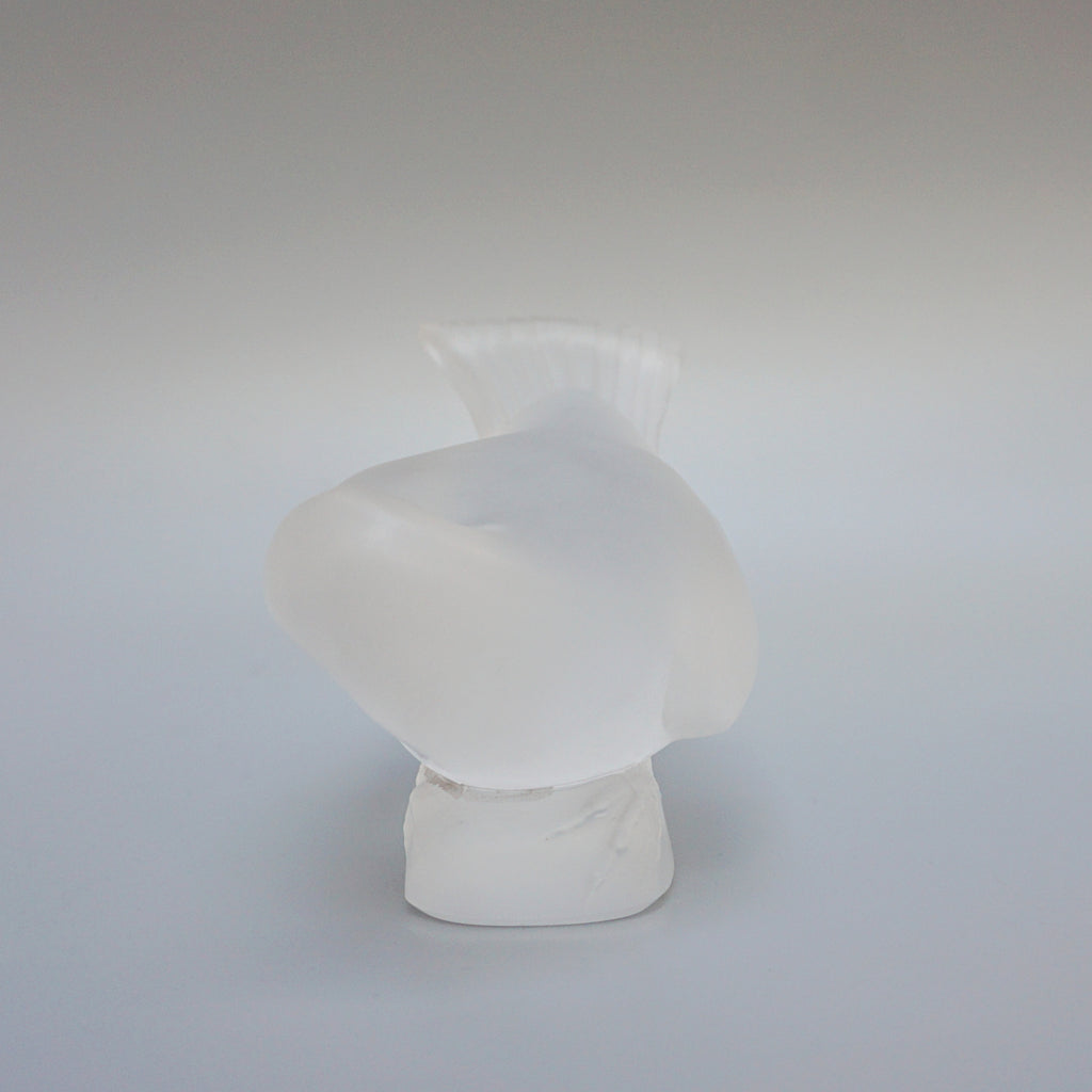 Moineau Coquet an Art Deco glass bird paperweight by Marc Lalique. Frosted Bird Glass. Mid-Century. Jeroen Markies Art Deco