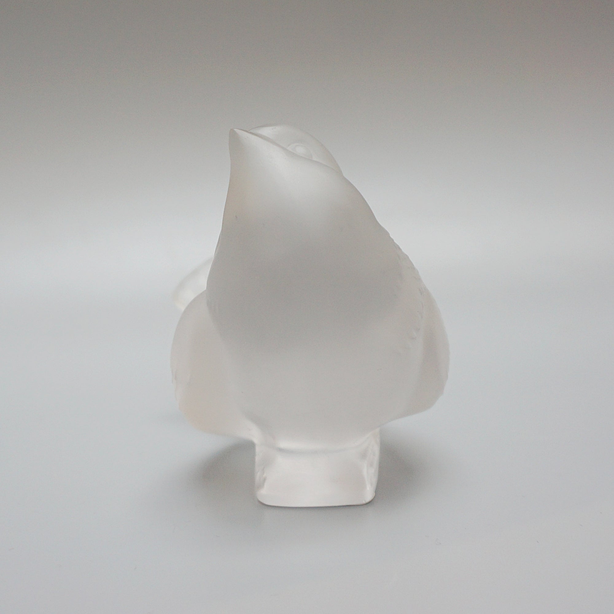 'Moineau Moquer' Marc Lalique Glass Paperweight - Jeroen Markies Art Deco