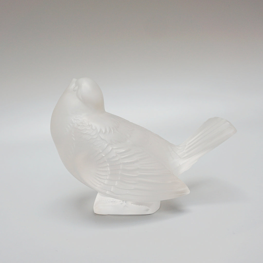 'Moineau Moquer' Marc Lalique Glass Paperweight - Jeroen Markies Art Deco