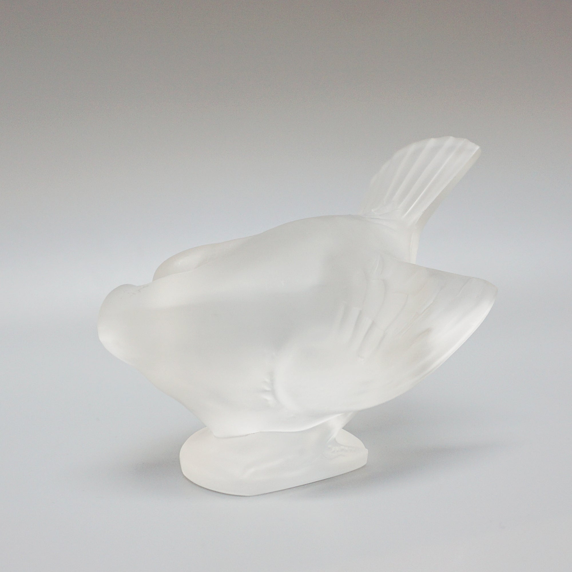 Moineau Coquet an Art Deco glass bird paperweight by Marc Lalique - Jeroen Markies Art Deco