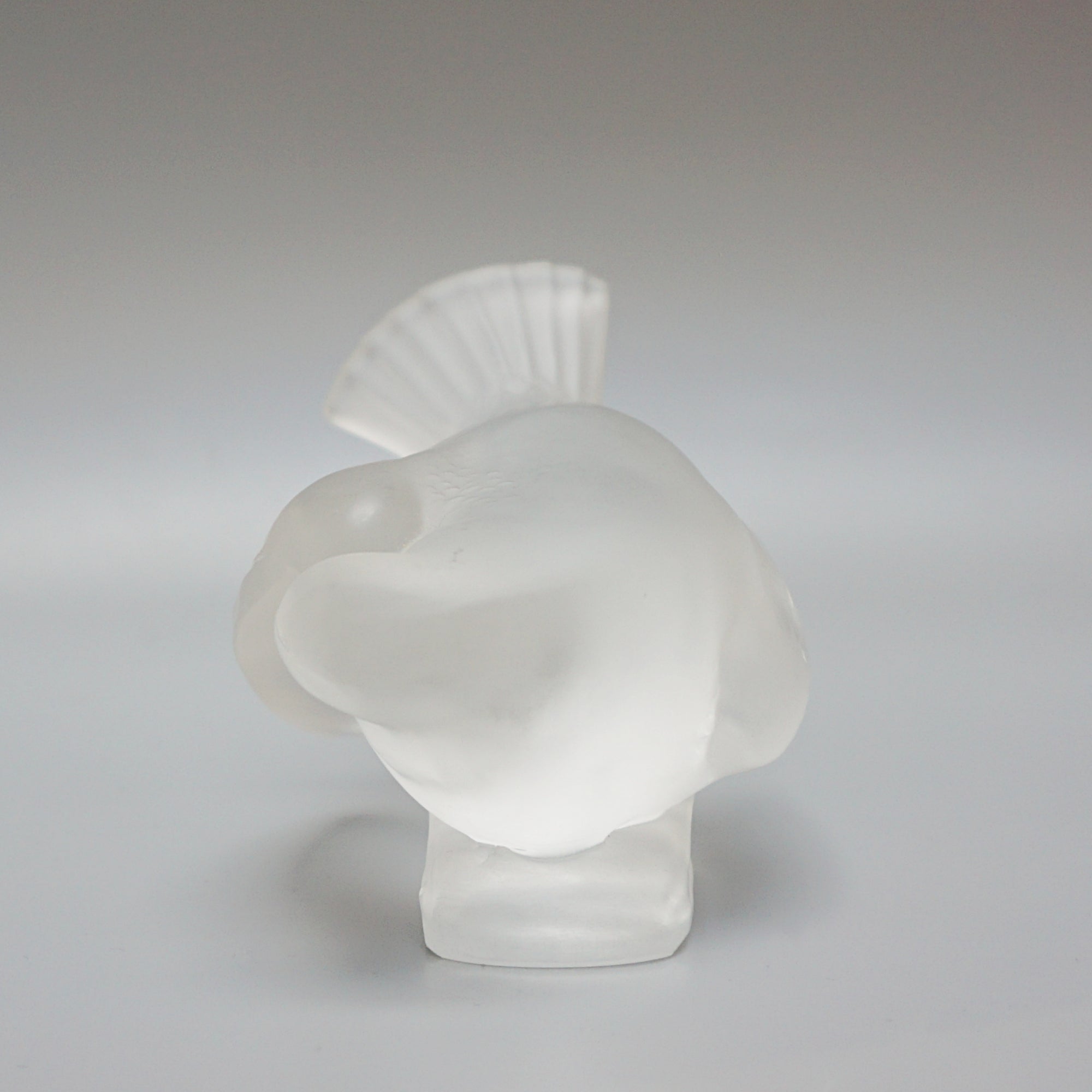 Moineau Coquet an Art Deco glass bird paperweight by Marc Lalique - Jeroen Markies Art Deco