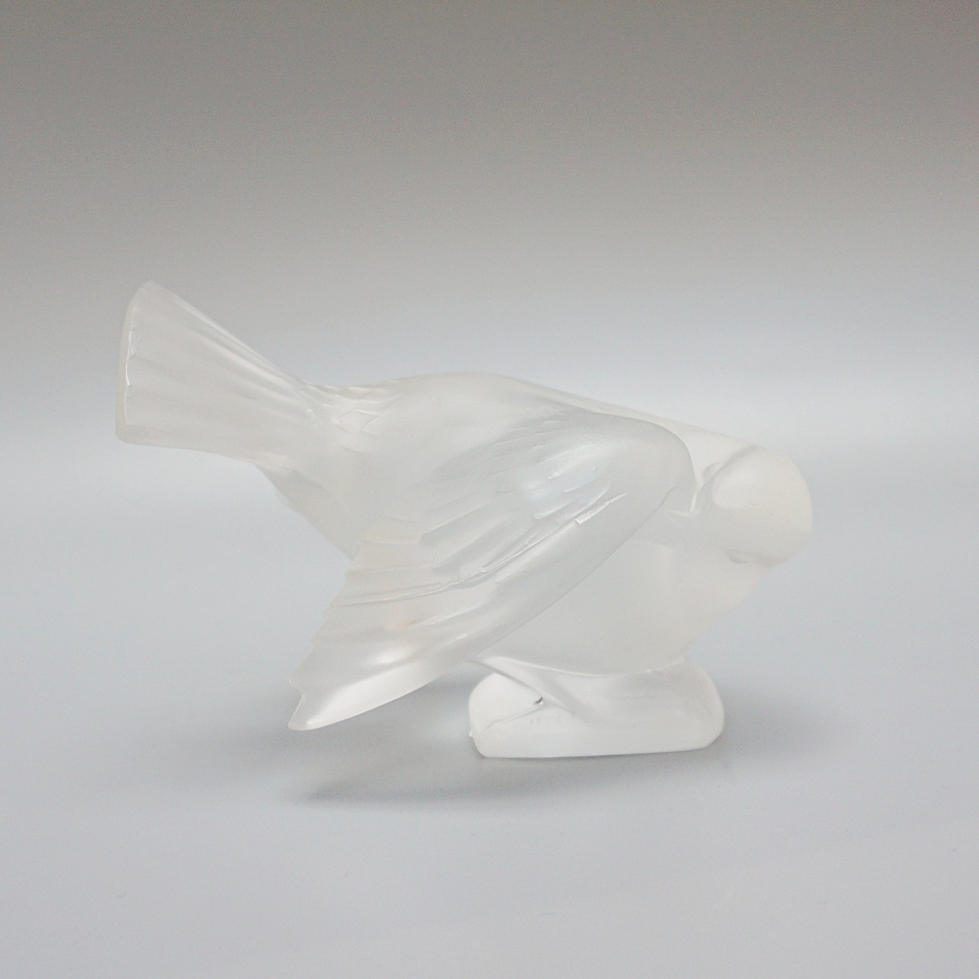 Moineau Coquet an Art Deco glass bird paperweight by Marc Lalique - Jeroen Markies Art Deco