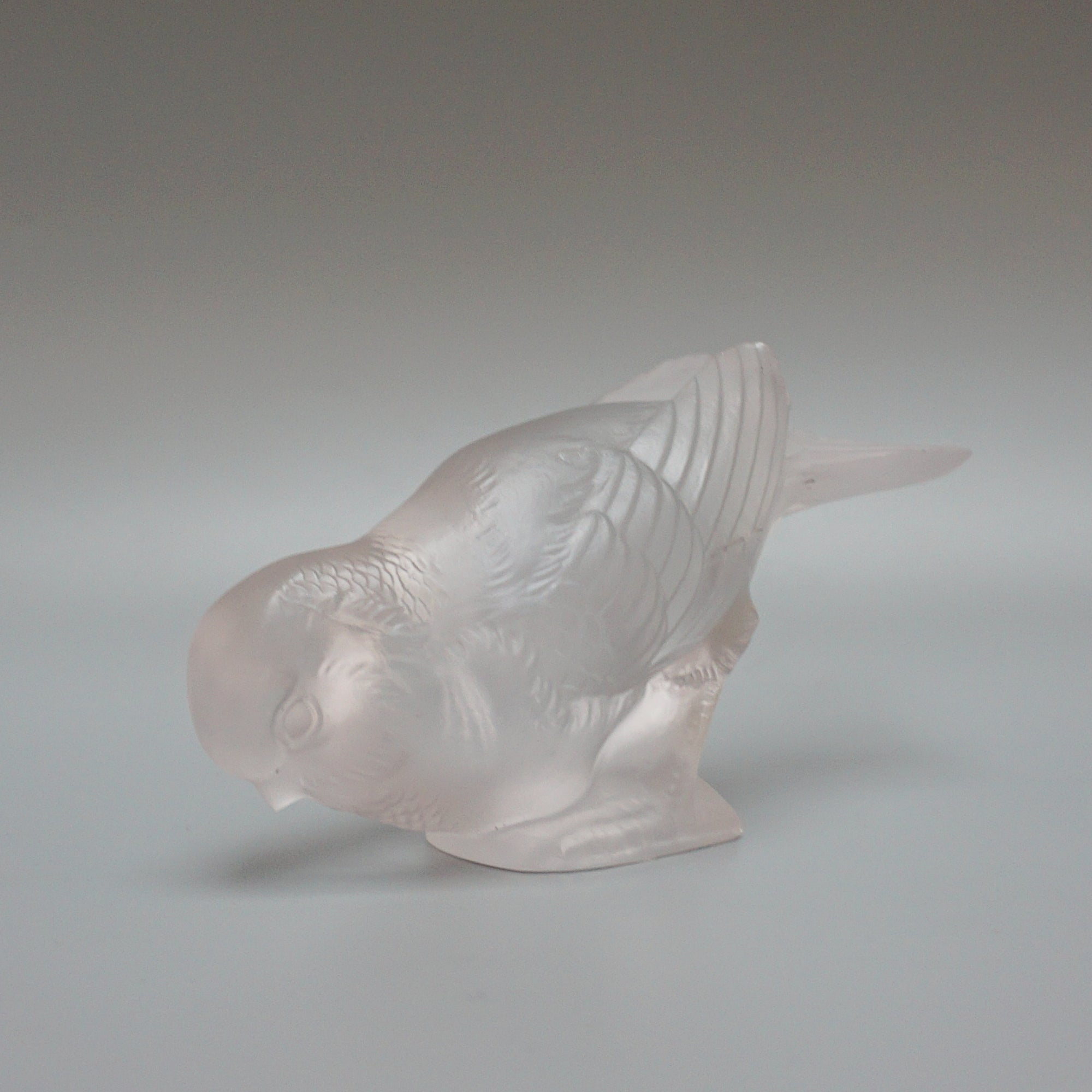 'Moineau Timide' Rene Lalique Glass Paperweight - Jeroen Markies Art Deco