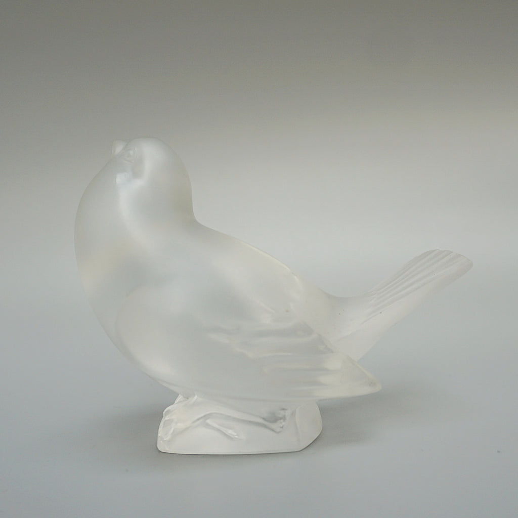 'Moineau Moquer' Marc Lalique Glass Paperweight - Jeroen Markies Art Deco