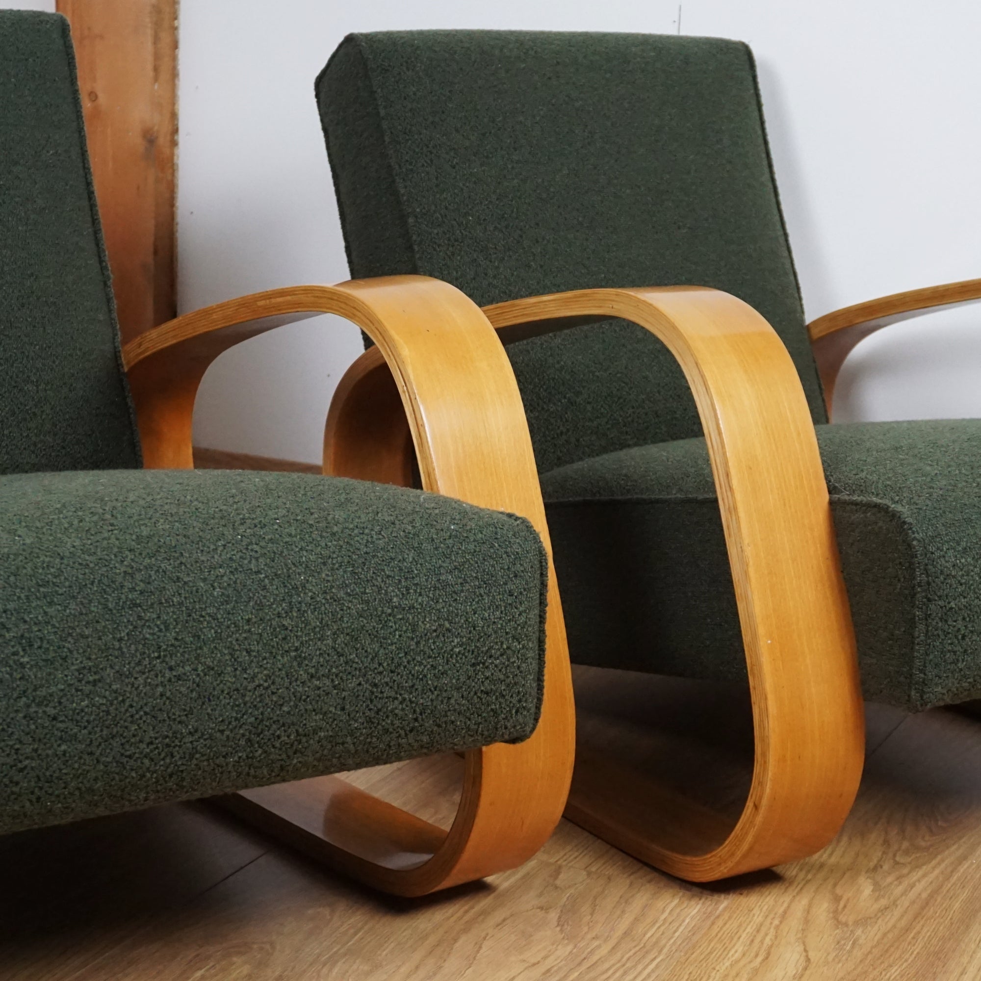 A Pair of 'Tank Chairs 400' by Alvar Aalto