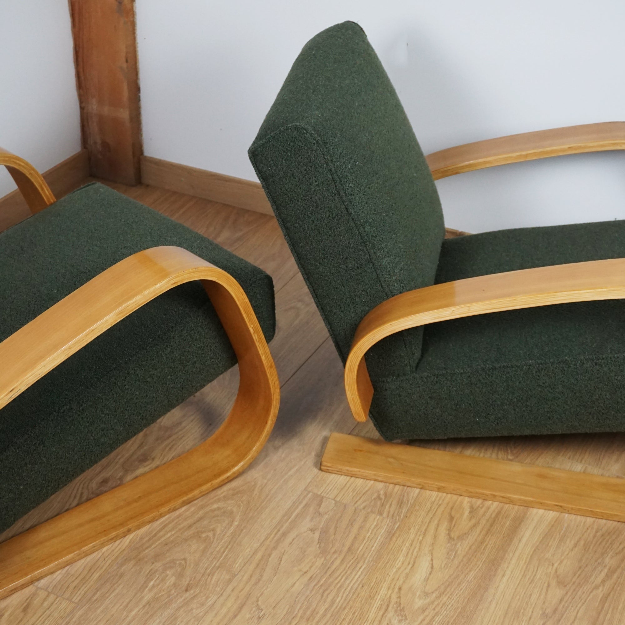 A Pair of 'Tank Chairs 400' by Alvar Aalto