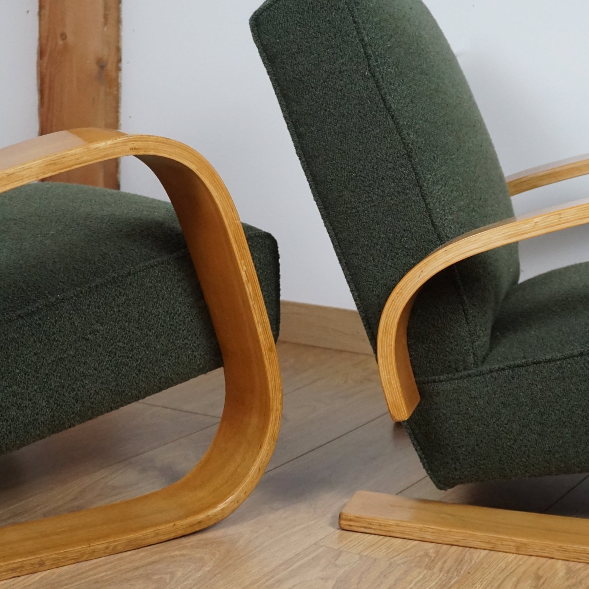 A Pair of 'Tank Chairs 400' by Alvar Aalto