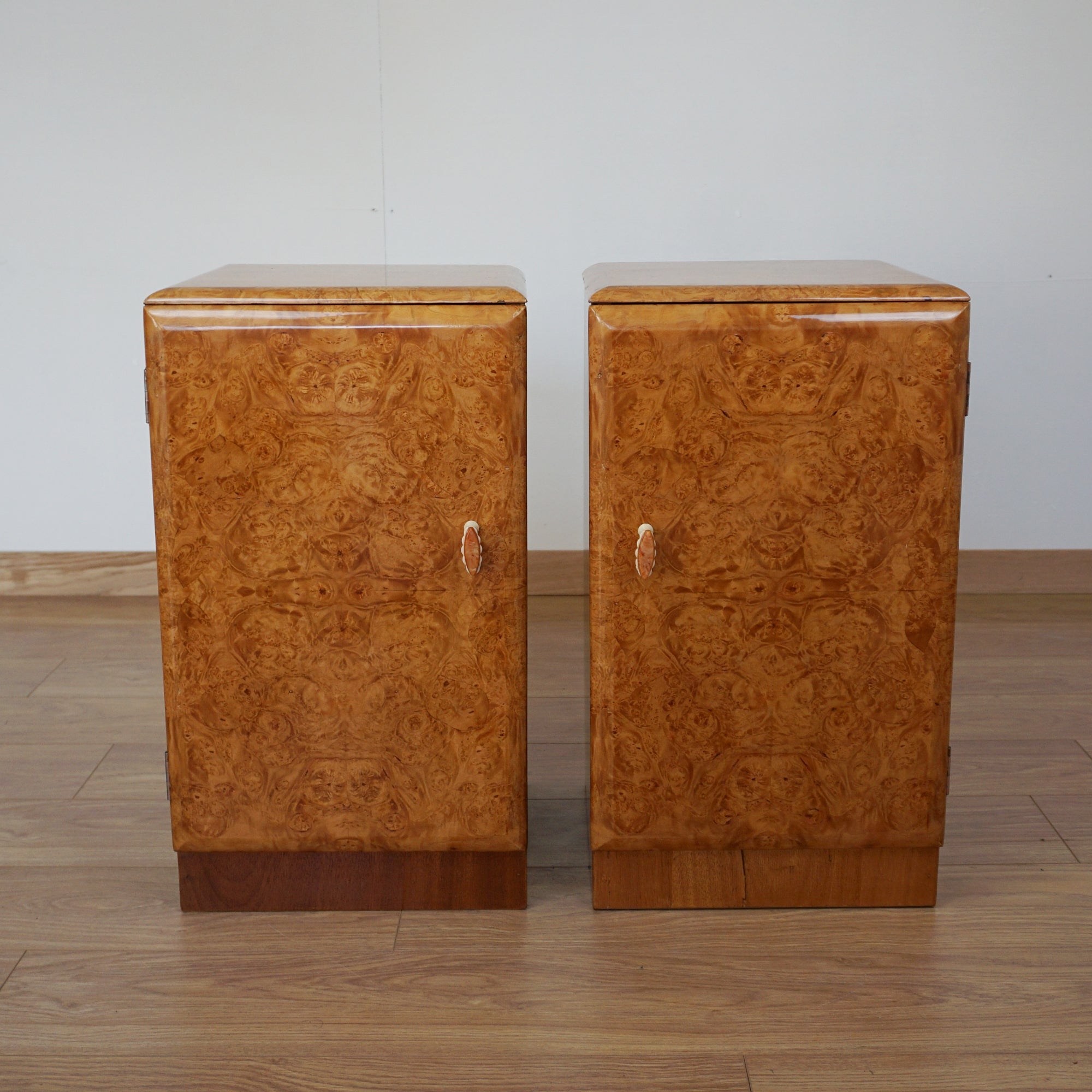 Pair of Art Deco Bedside Cabinets by Harry & Lou Epstein - Jeroen Markies Art Deco