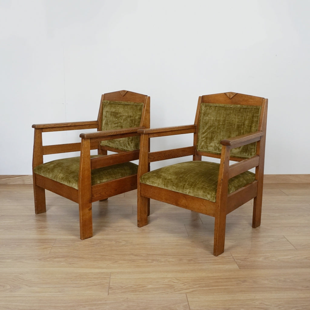 A Pair of Arts & Crafts Oak Armchairs - Jeroen Markies Art Deco