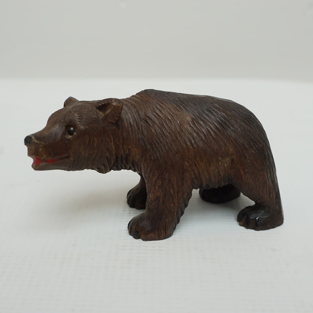 A Black Forest small carved bear - Jeroen Markies Art Deco