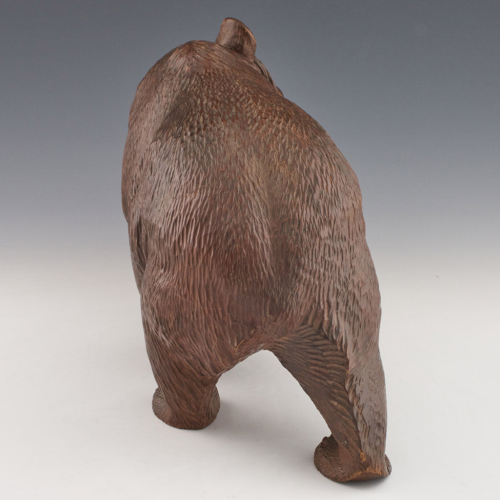 Carved Bear - Jeroen Markies Art Deco