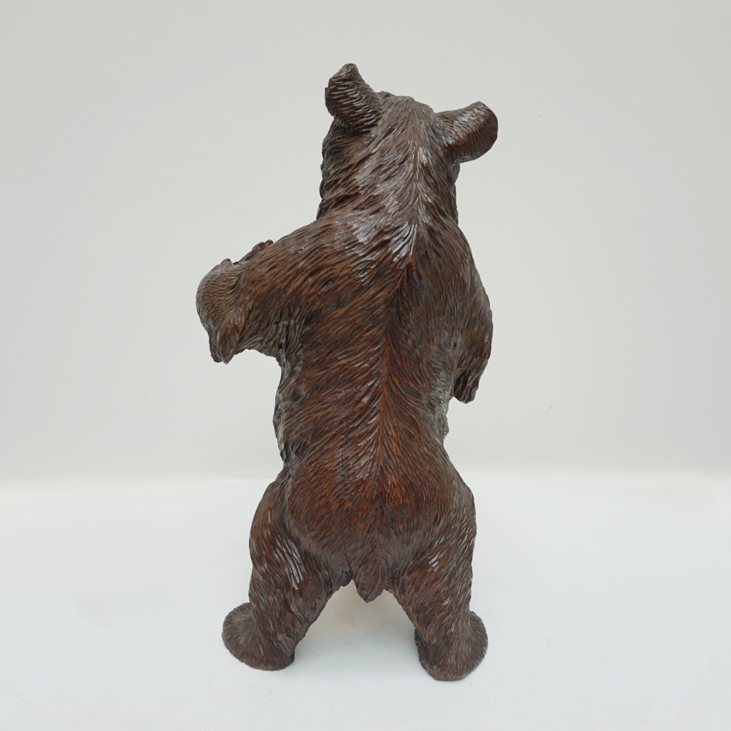 A Black Forest carved bear - Jeroen Markies Art Deco