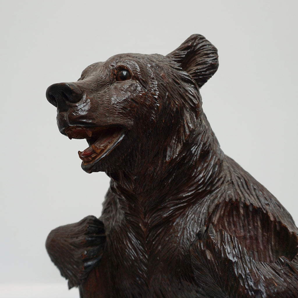 A Black Forest carved bear - Jeroen Markies Art Deco