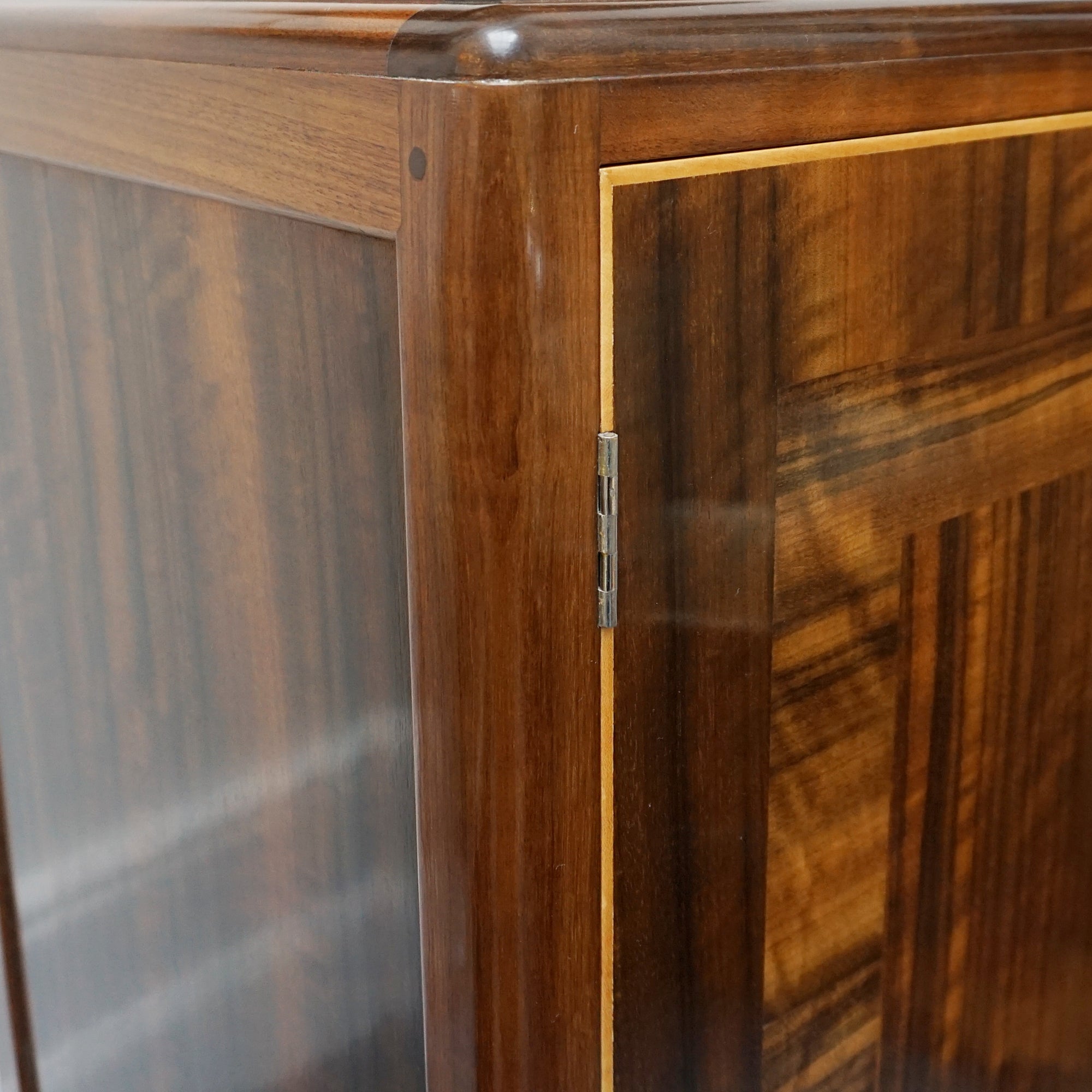 Art Deco Linen Press by Betty Joel. Original Shell Handles, Macassar Ebony eith Walnut. 1930s Dresser - Jeroen Markies Art Deco