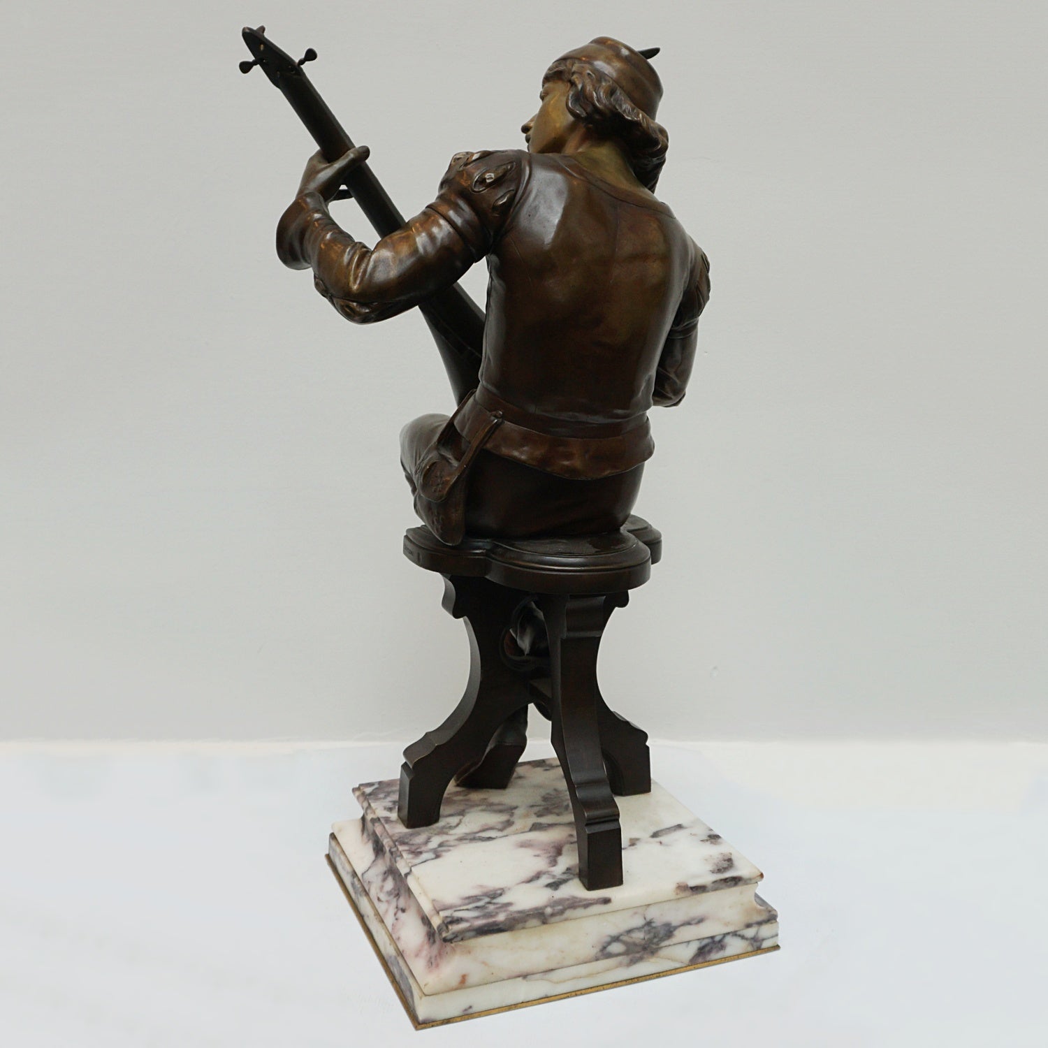 Late 19th Century Bronze Sculpture of a Seated Minstrel Playing the Lute - Jeroen Markies Art Deco