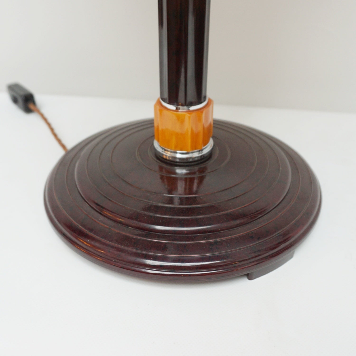 Brown Bakelite table Lamp - Jeroen Markies Art Deco