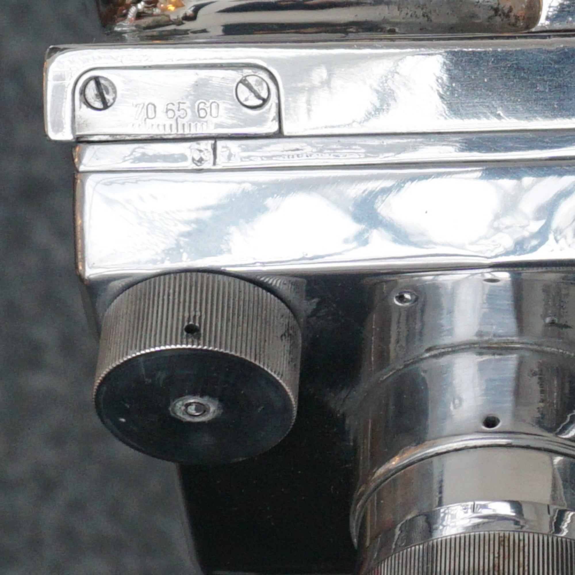 10X80 chrome marine binoculars by Leica. Set over a later extending wood and chromed metal stand with angular chromed feet. Mid Century Naval Equipment. War ship accessory . WW2 Binoculars - Jeroen Markies Art Deco 