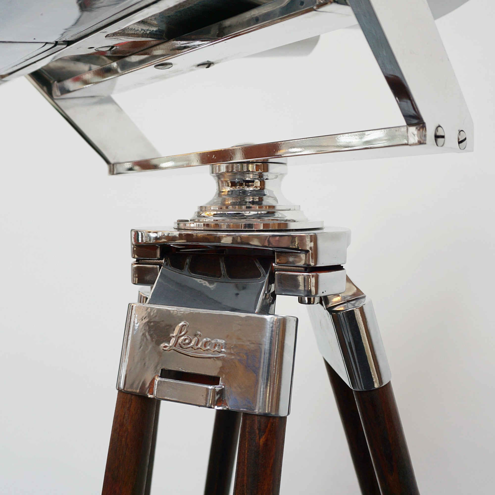 10X80 chrome marine binoculars by Leica. Set over a later extending wood and chromed metal stand with angular chromed feet. Mid Century Naval Equipment. War ship accessory . WW2 Binoculars - Jeroen Markies Art Deco 10X80 chrome marine binoculars by Leica. Set over a later extending wood and chromed metal stand with angular chromed feet. Mid Century Naval Equipment. War ship accessory . WW2 Binoculars - Jeroen Markies Art Deco 