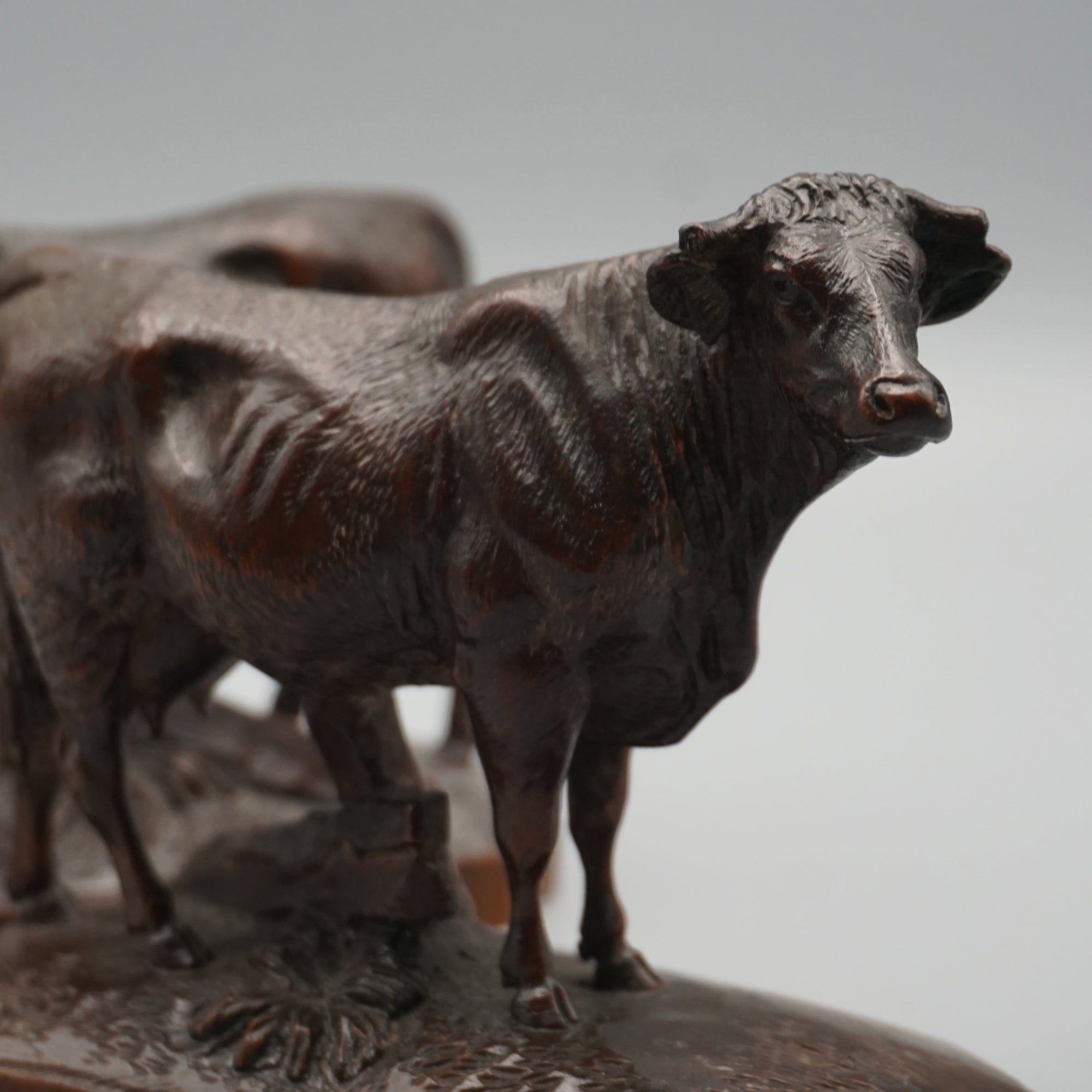 Back Forest Cow and Bull Circa 1900 - Jeroen Markies Art Deco