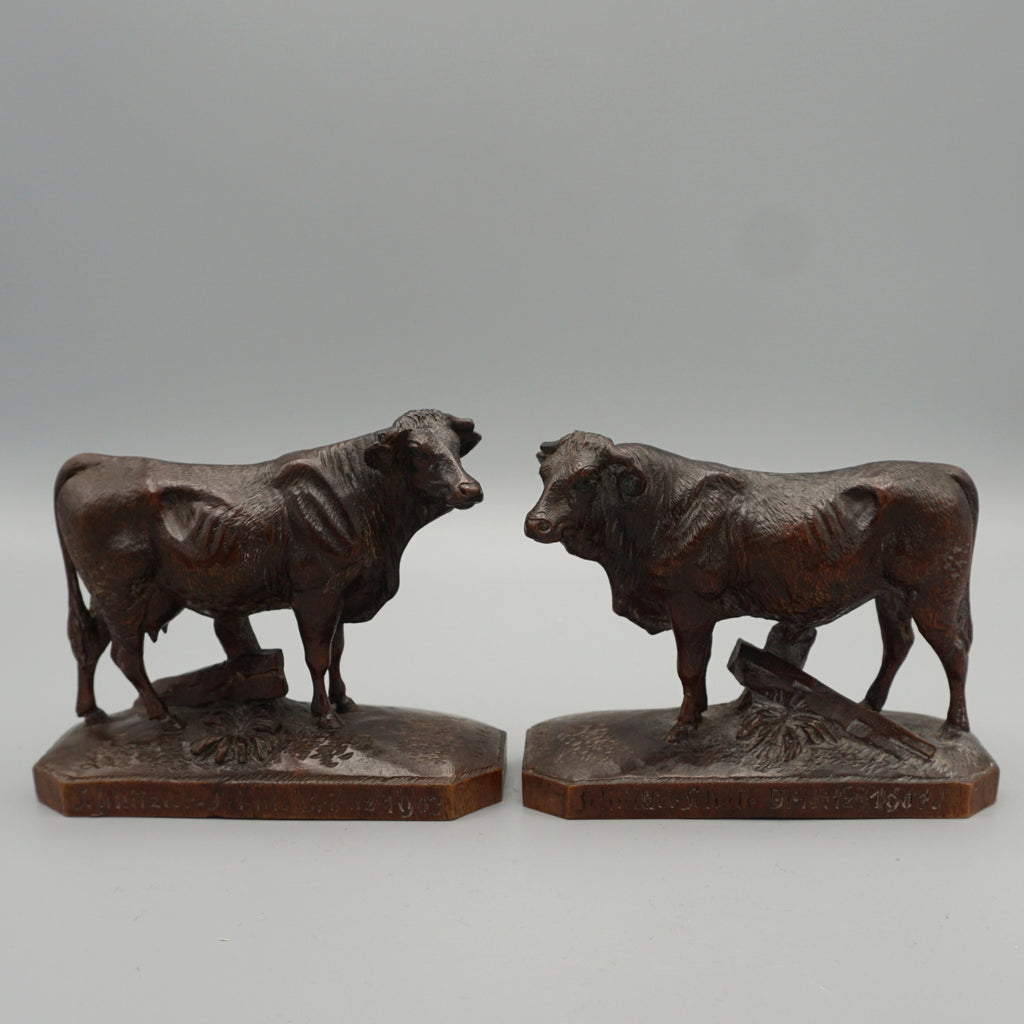 Back Forest Cow and Bull Circa 1900 - Jeroen Markies Art Deco