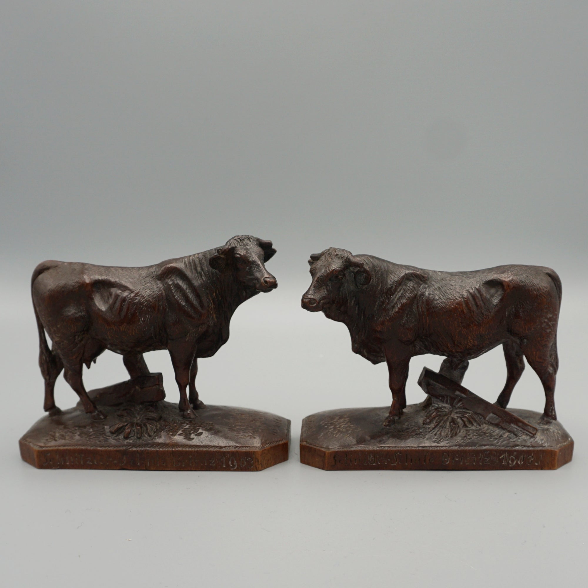 Back Forest Cow and Bull Circa 1900 - Jeroen Markies Art Deco