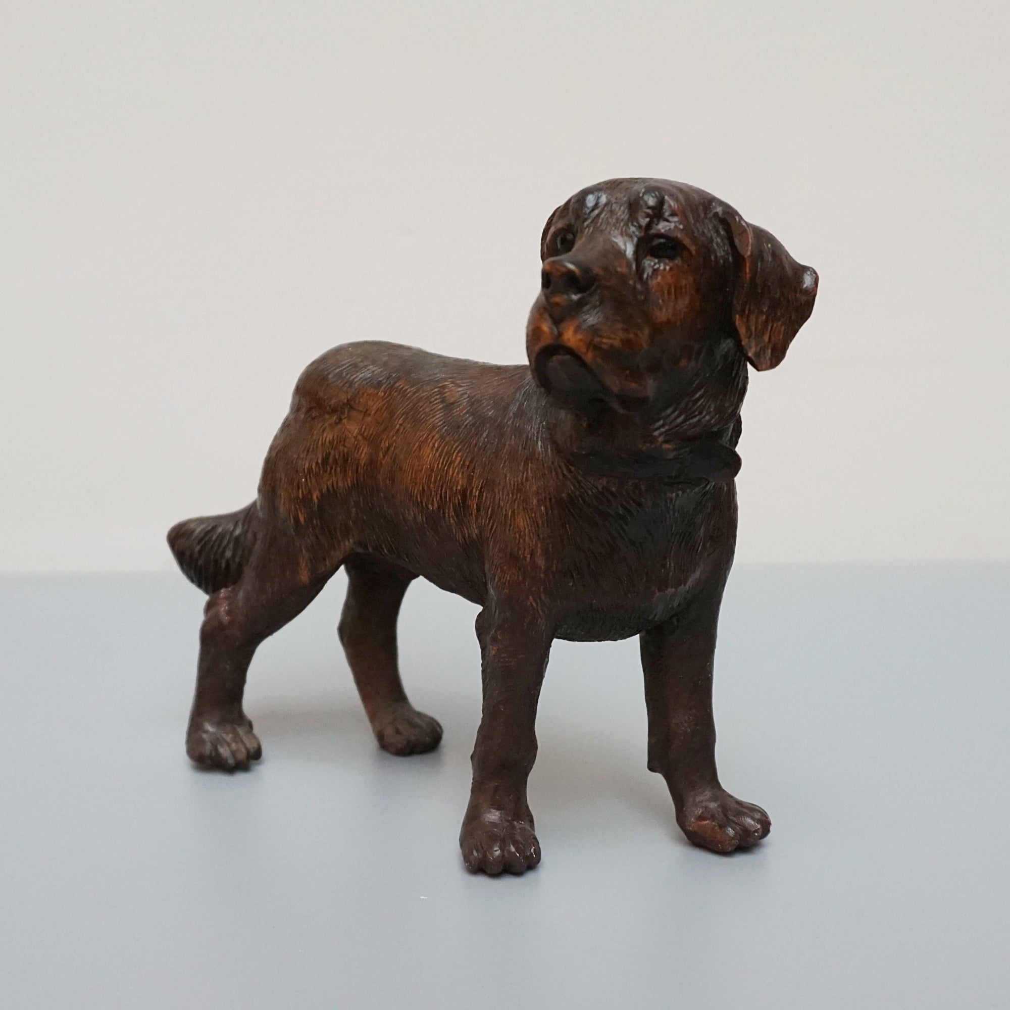 Black Forest Hand Carved Dog Sculpture. Late Victorian figurine. Jeroen Markies Art Deco