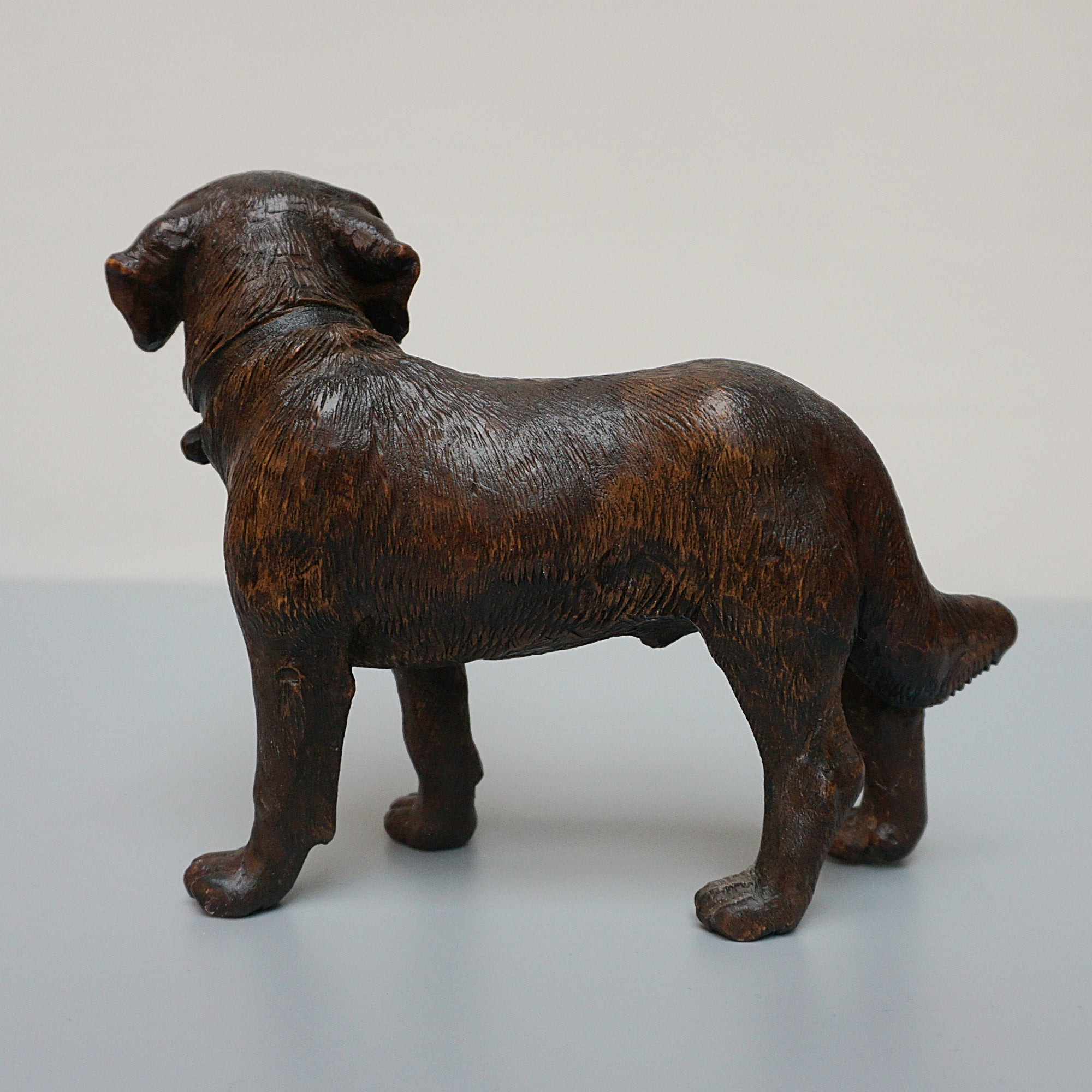 Black Forest Hand Carved Dog Sculpture. Late Victorian figurine. Jeroen Markies Art Deco