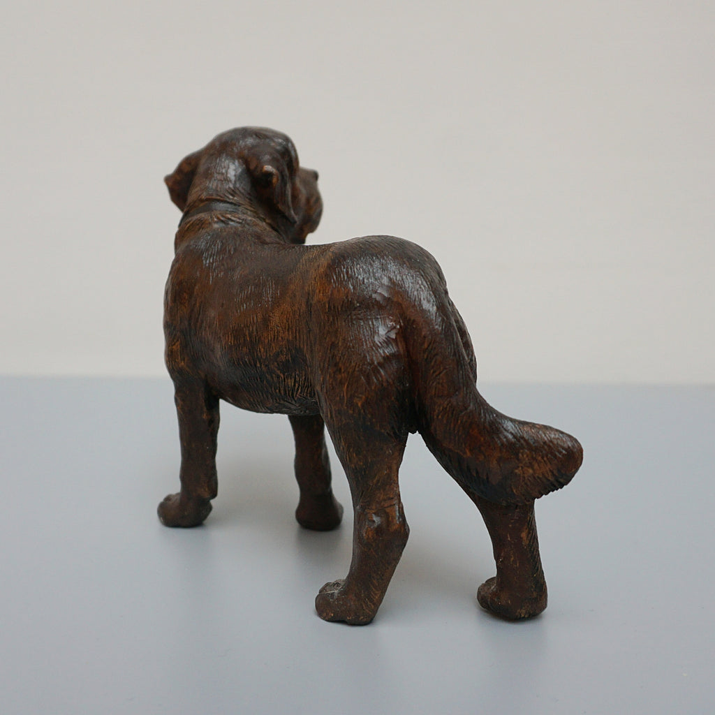 Black Forest Hand Carved Dog Sculpture. Late Victorian figurine. Jeroen Markies Art Deco