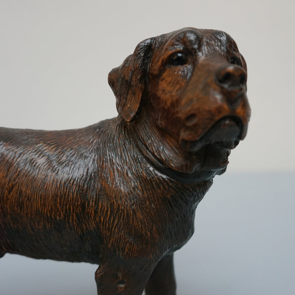 Black Forest Hand Carved Dog Sculpture. Late Victorian figurine. Jeroen Markies Art Deco